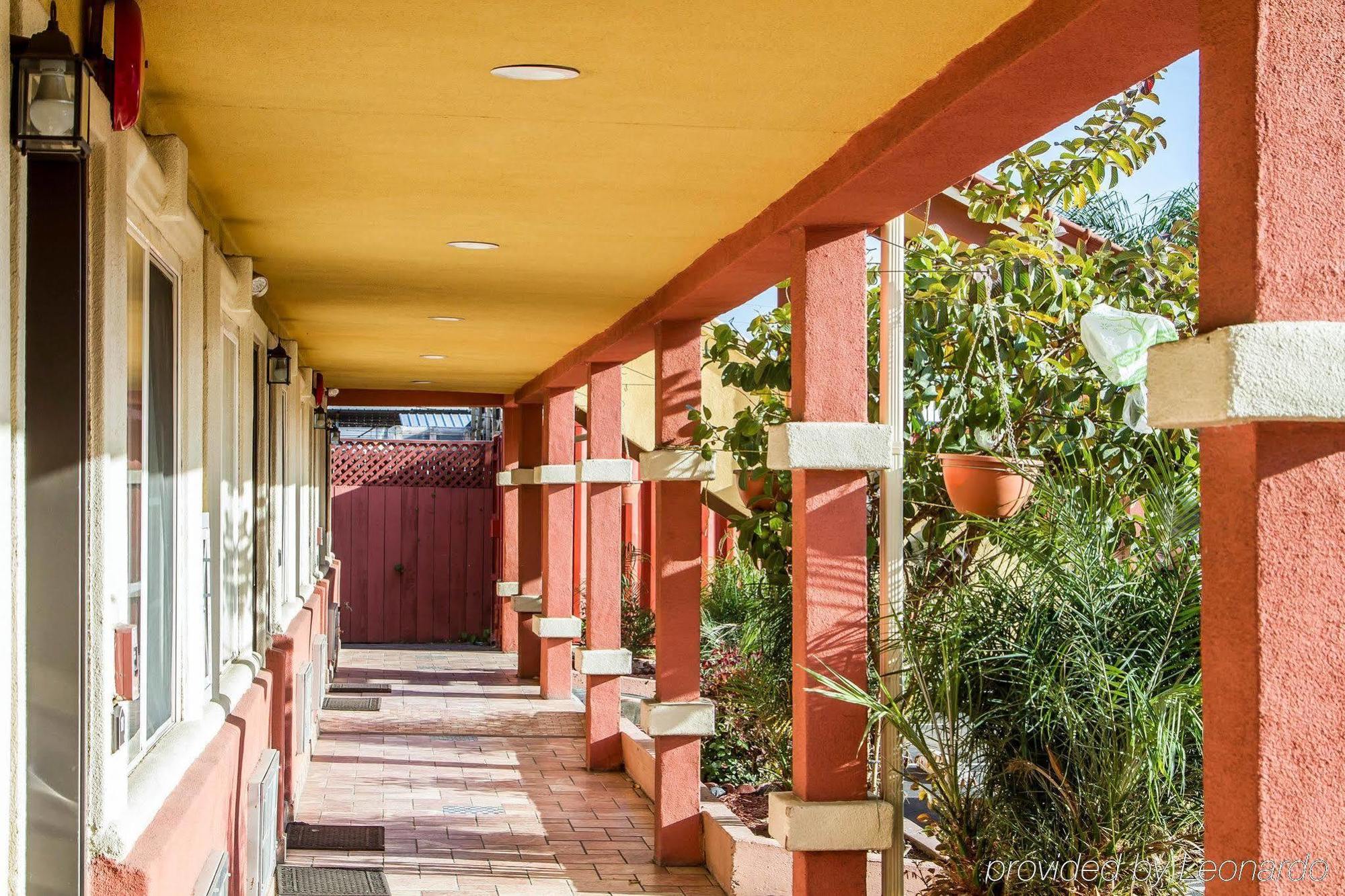 Rodeway Inn & Suites Near The Coliseum & Arena Oakland Exterior foto